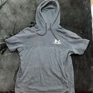 Large Under Armour Short sleeve hoodie